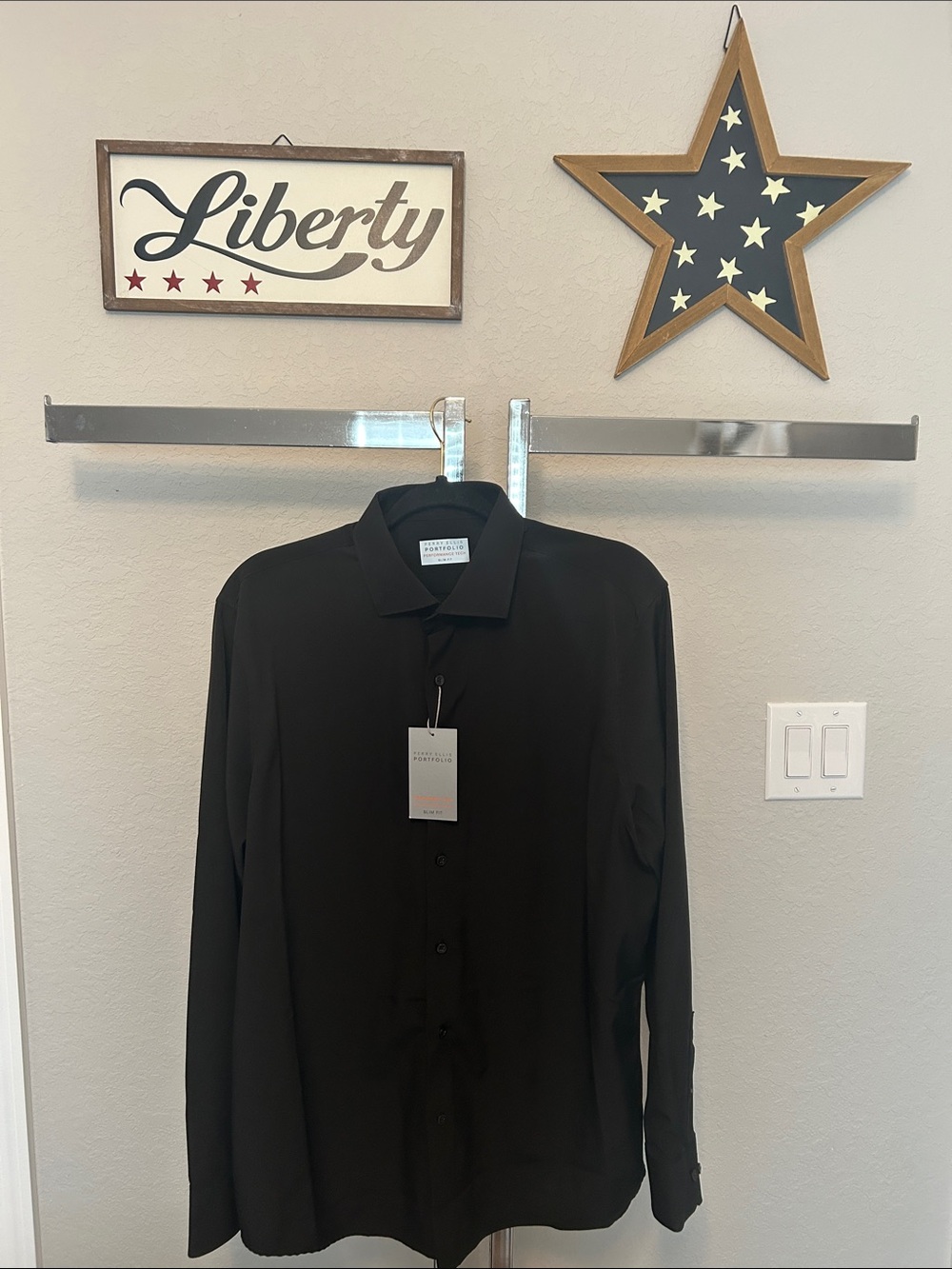 Perry Ellis Black Long-Sleeve Button-Down Shirt